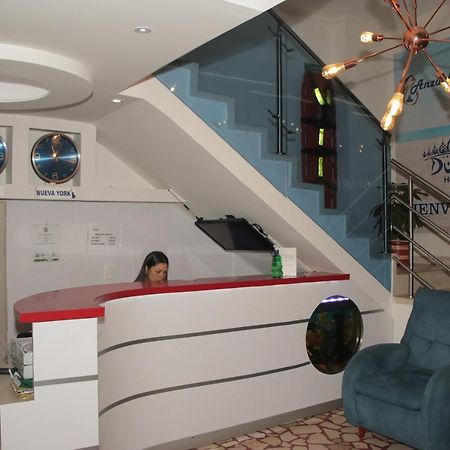 Hotel Dubai 马尼萨莱斯 外观 照片