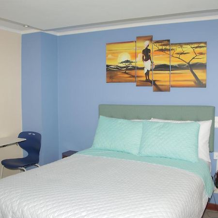Hotel Dubai 马尼萨莱斯 外观 照片