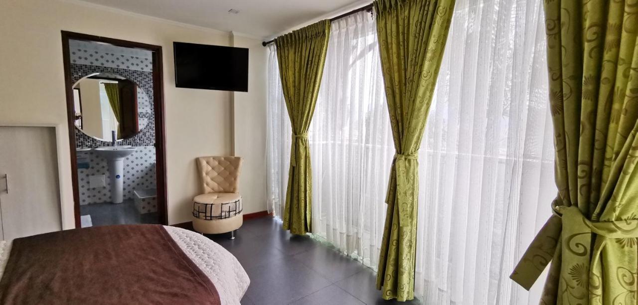 Hotel Dubai 马尼萨莱斯 外观 照片