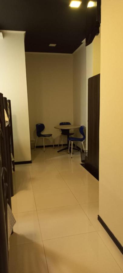 Hotel Dubai 马尼萨莱斯 外观 照片