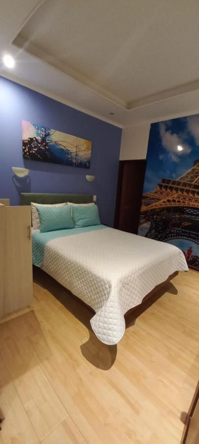 Hotel Dubai 马尼萨莱斯 外观 照片